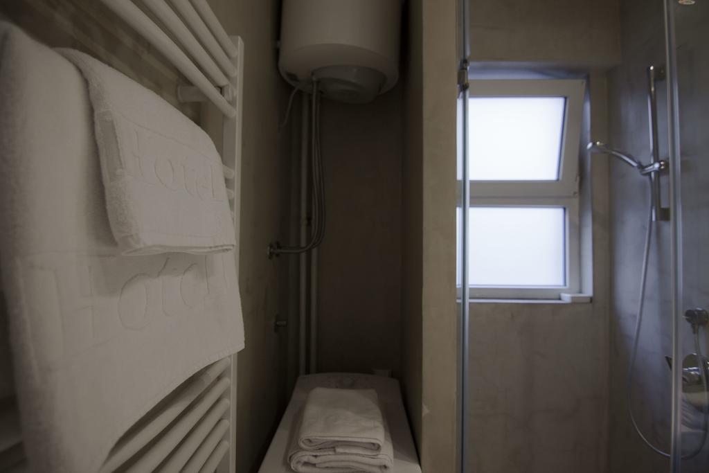 Studio Apartment Picasso Belgrado Exterior foto